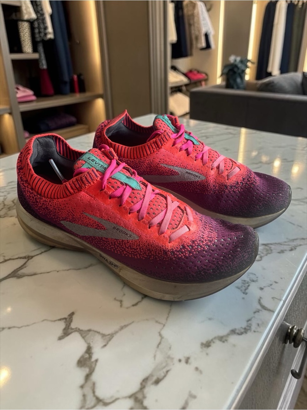 Brooks Levitate DNA AMP Women’s Orange Magenta Gradient Running Sneakers Size 9